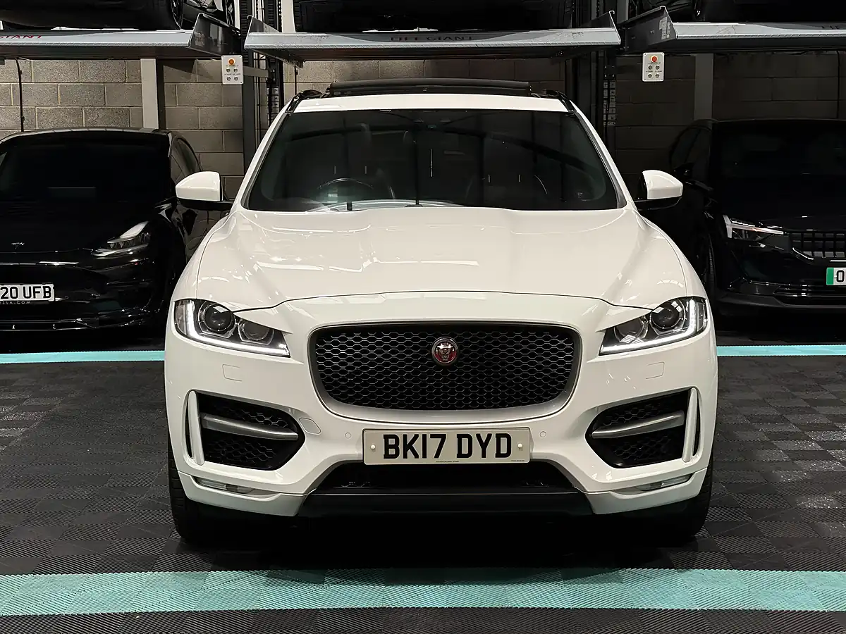 Used 2017 Jaguar F-Pace R-Sport White - Interior and Exterior details 4