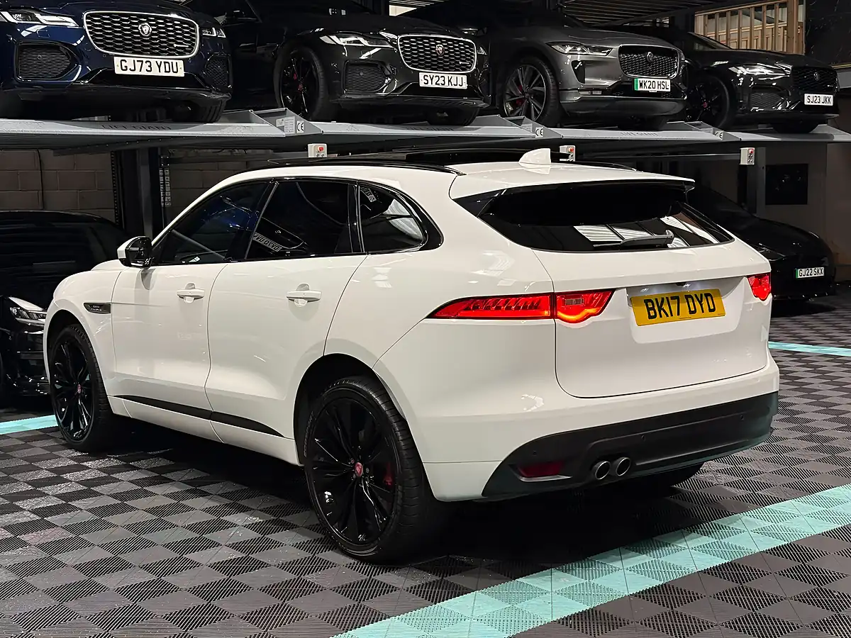 Used 2017 Jaguar F-Pace R-Sport White - Interior and Exterior details 7