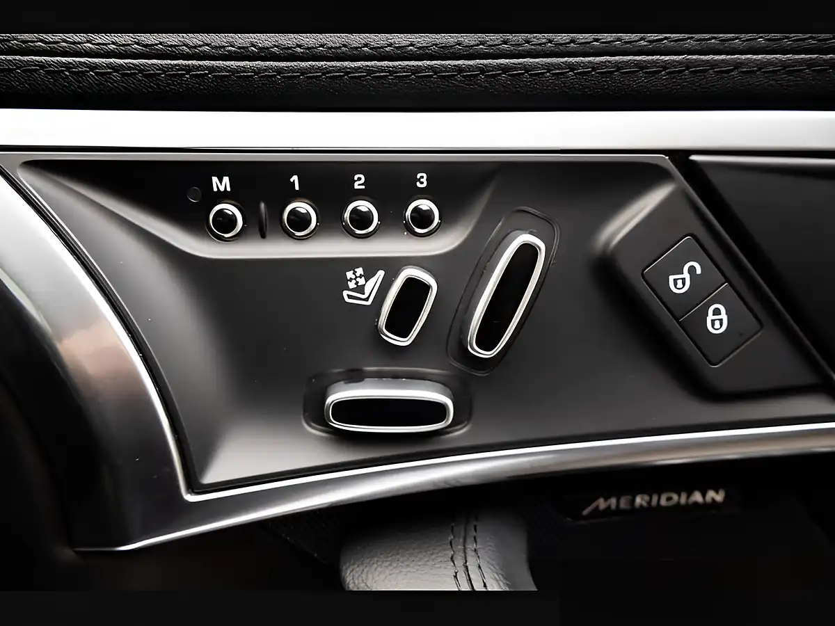 Used 2017 Jaguar F-Type Blue - Interior and Exterior details 17