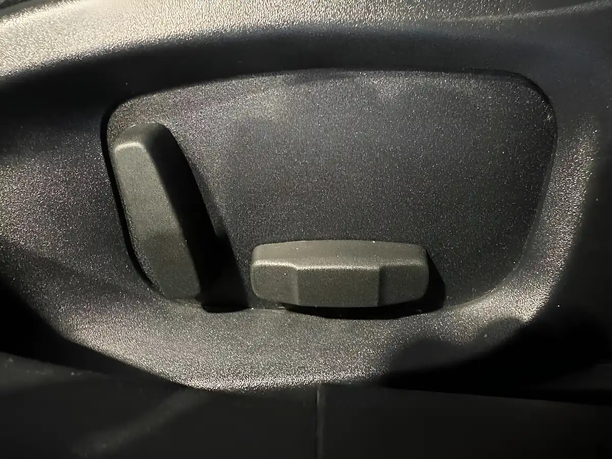 Used 2017 Jaguar Xe Portfolio Blue - Interior and Exterior details 12