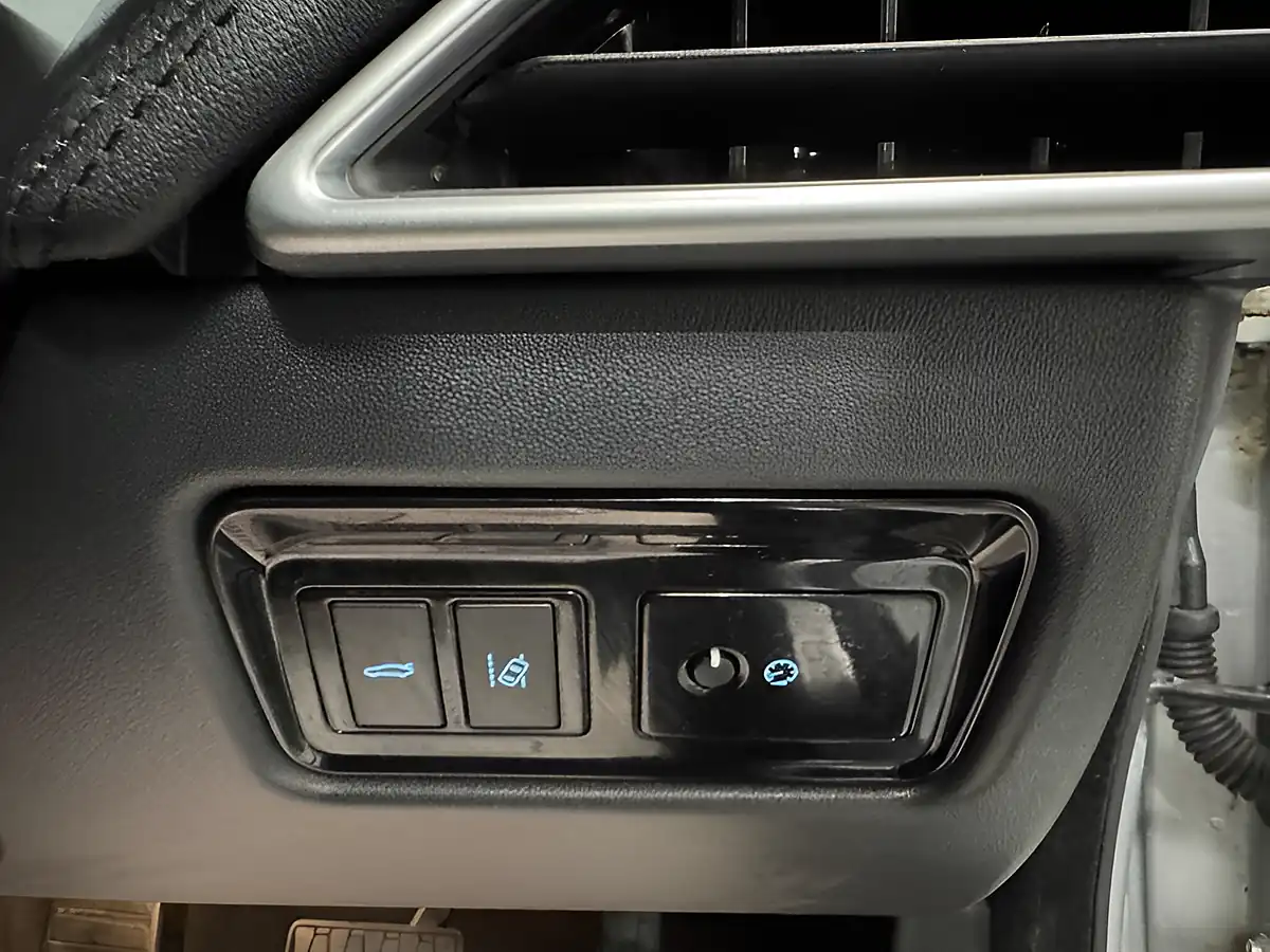 Used 2017 Jaguar Xe Portfolio Silver - Interior and Exterior details 18