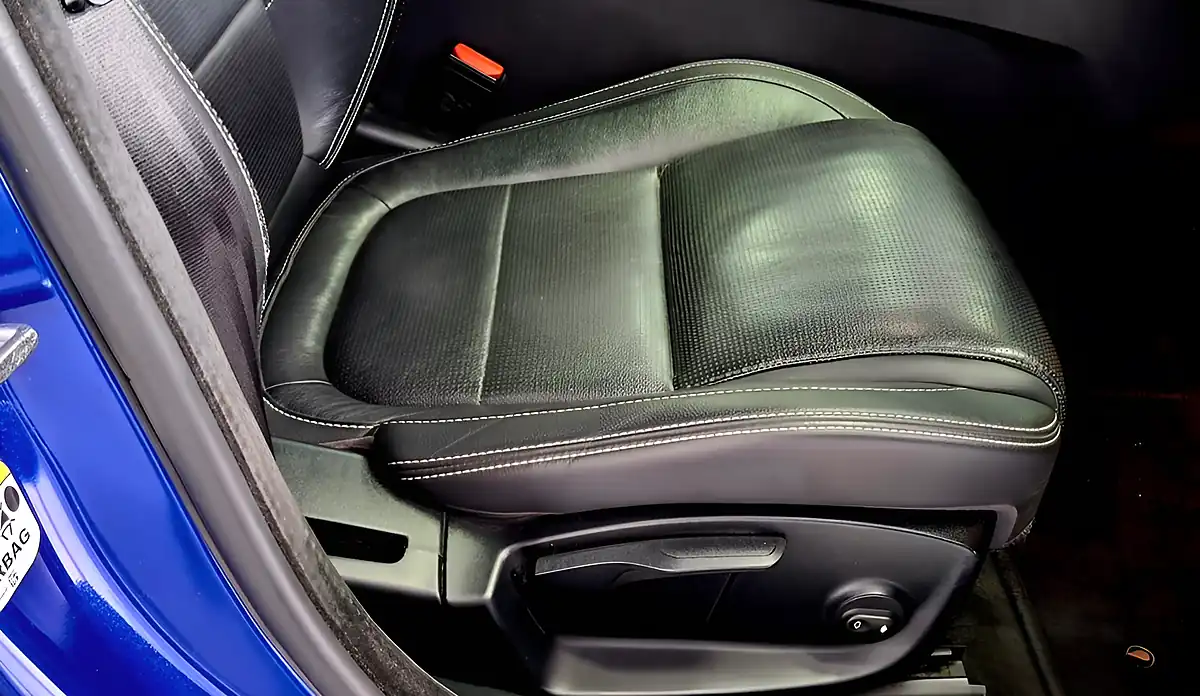Used 2017 Jaguar Xe R-Sport Blue - Interior and Exterior details 12