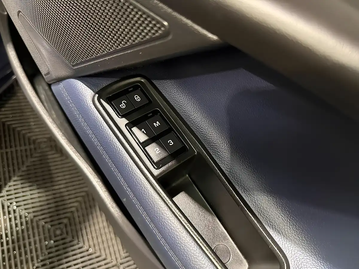 Used 2017 Jaguar Xe R-Sport Blue - Interior and Exterior details 16