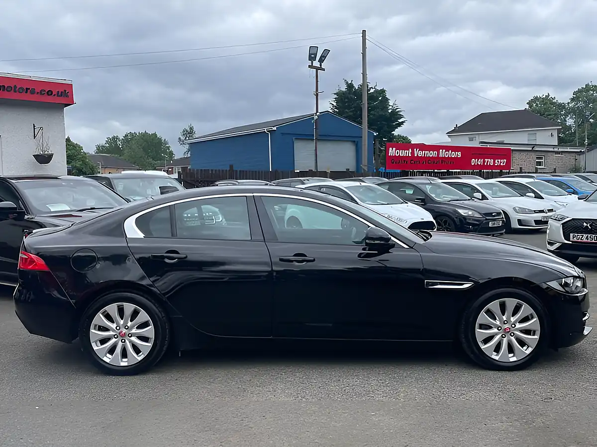 Used 2017 Jaguar Xe Se Black - Interior and Exterior details 13