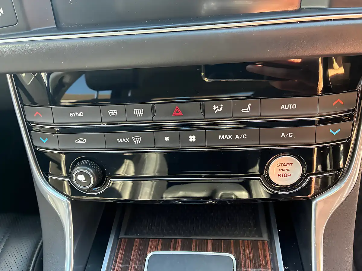 Used 2017 Jaguar Xf Portfolio Black - Interior and Exterior details 17