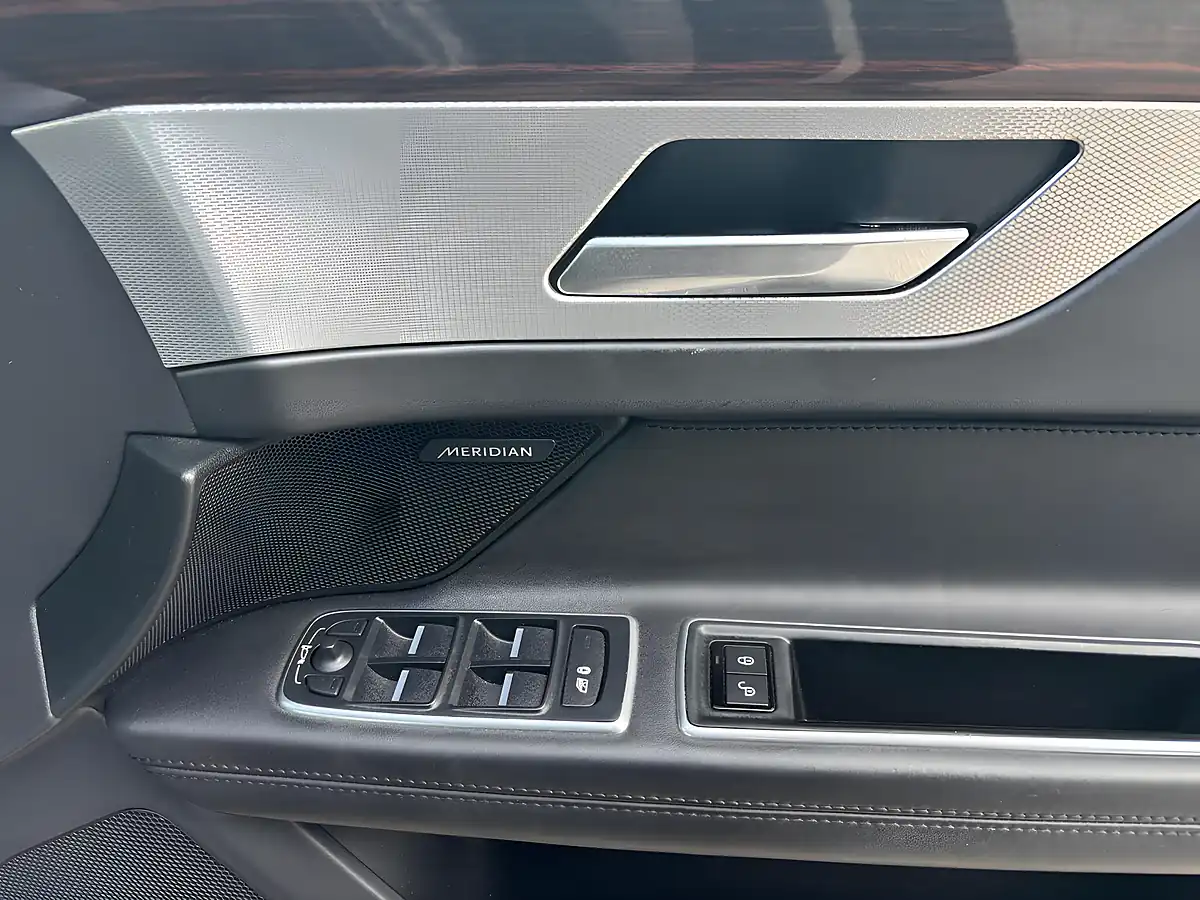 Used 2017 Jaguar Xf Portfolio Black - Interior and Exterior details 10