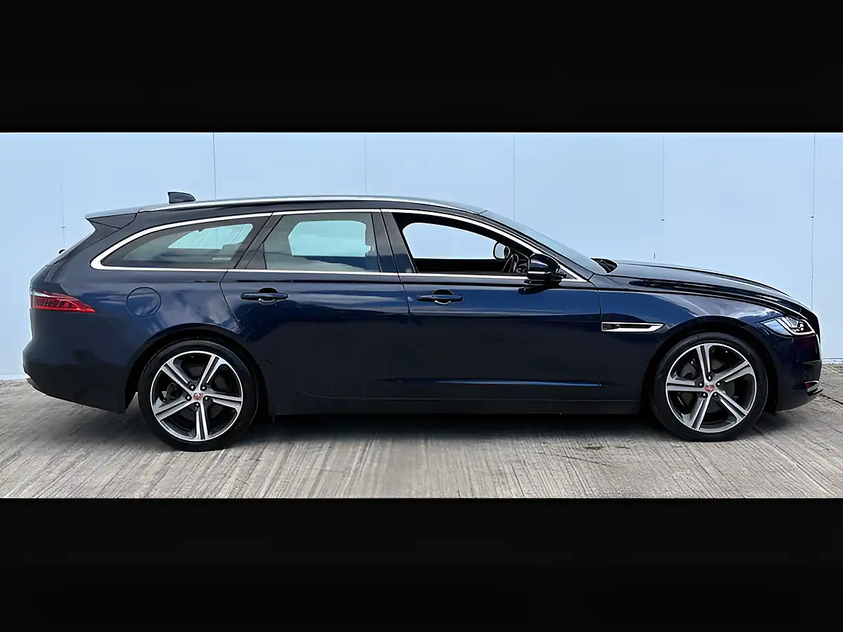 Used 2017 Jaguar Xf Portfolio Loire Blue - Interior and Exterior details 13