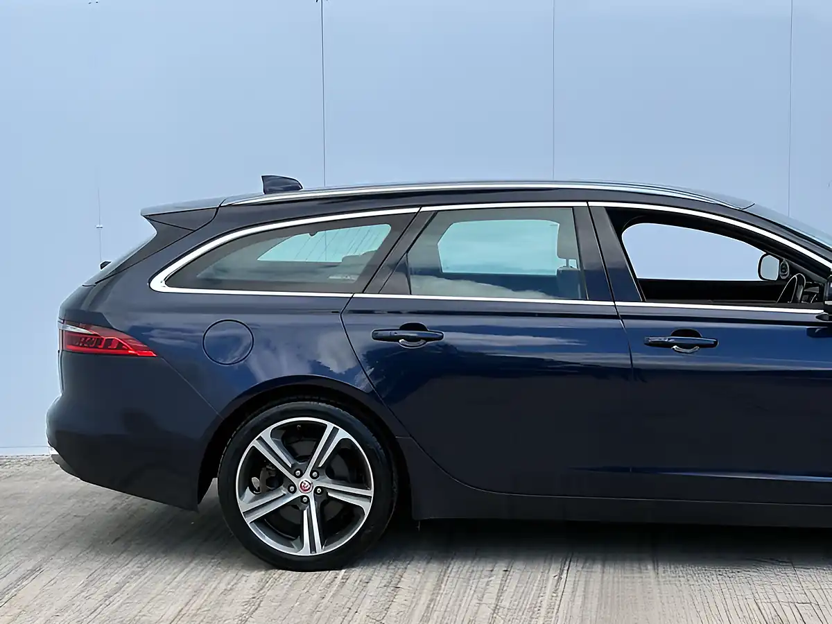 Used 2017 Jaguar Xf Portfolio Loire Blue - Interior and Exterior details 20
