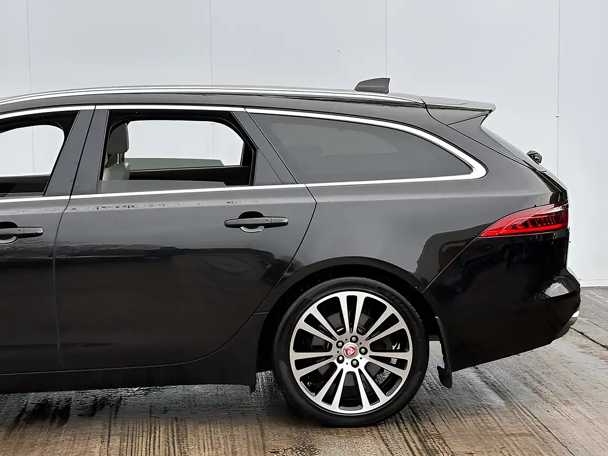 Used 2017 Jaguar Xf Portfolio Santorini Black - Interior and Exterior details 18