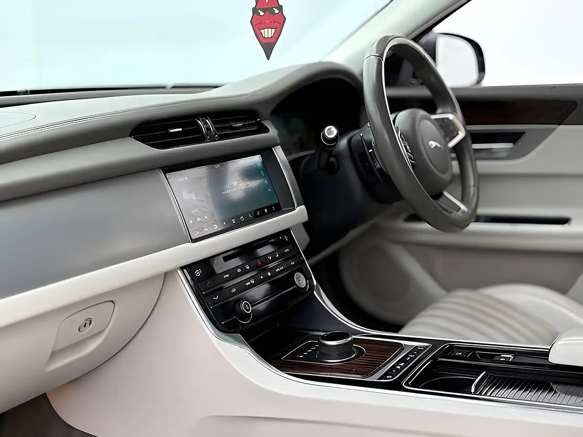Used 2017 Jaguar Xf Portfolio Santorini Black - Interior and Exterior details 20