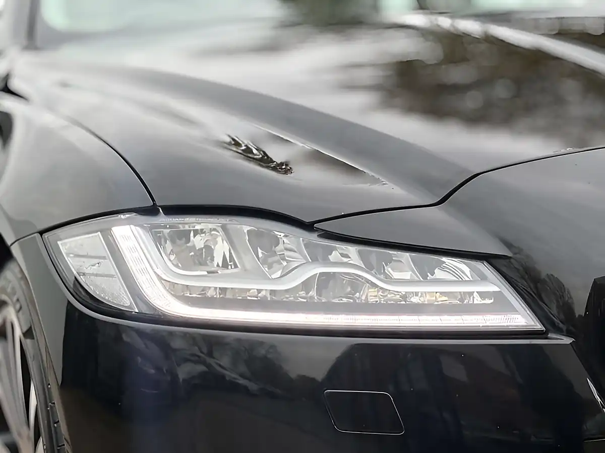 Used 2017 Jaguar Xf Portfolio Santorini Black - Interior and Exterior details 3