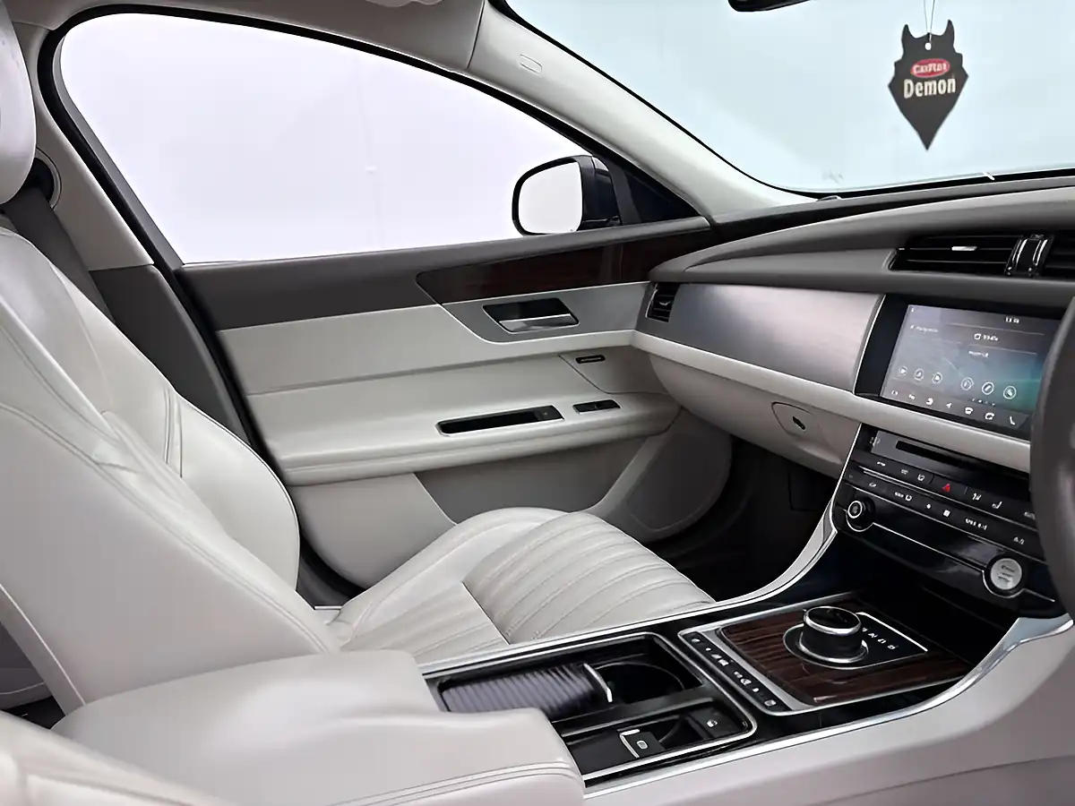 Used 2017 Jaguar Xf Portfolio Santorini Black - Interior and Exterior details 9