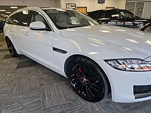 Used 2017 Jaguar Xf Portfolio Sportbrake White - Interior and Exterior details 12