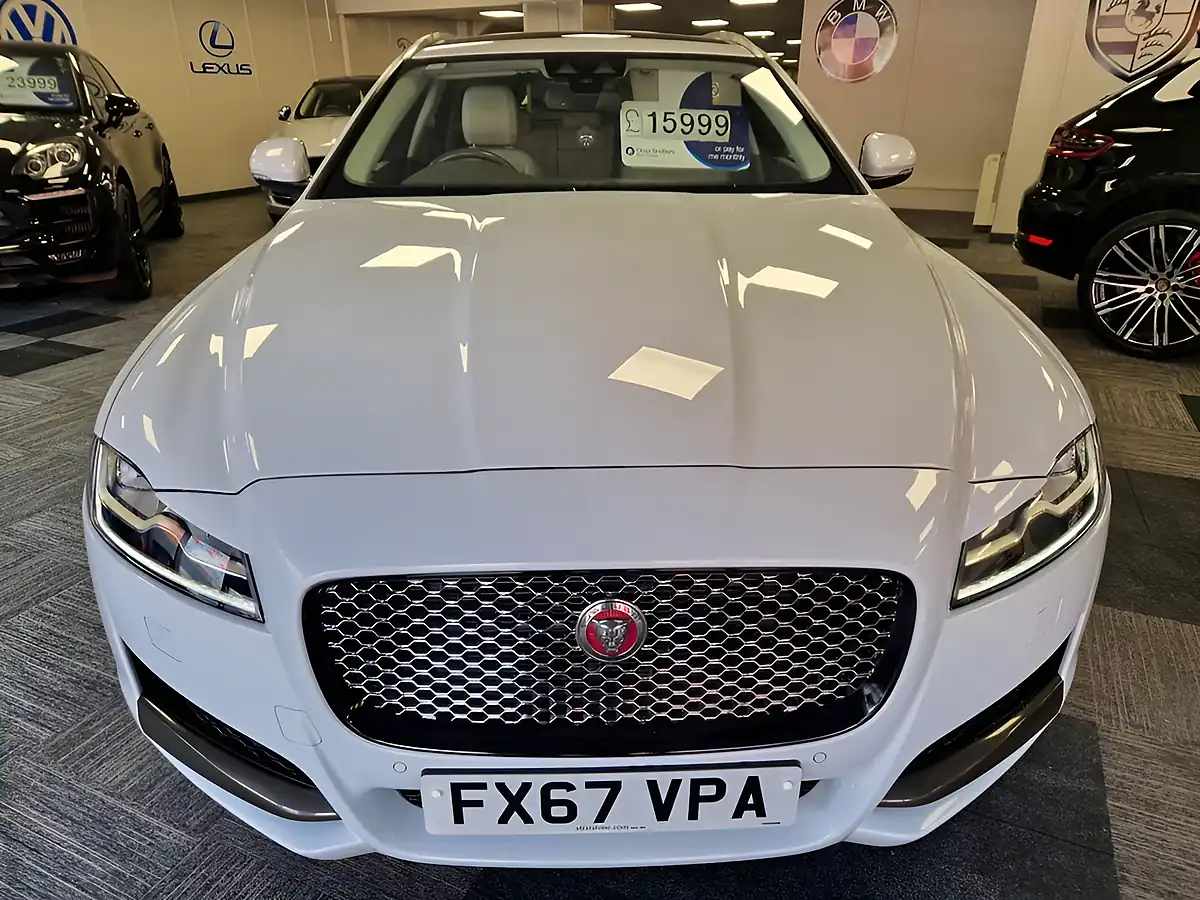 Used 2017 Jaguar Xf Portfolio Sportbrake White - Interior and Exterior details 14