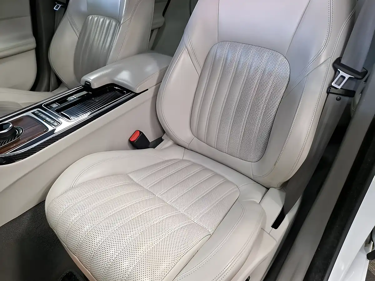 Used 2017 Jaguar Xf Portfolio Sportbrake White - Interior and Exterior details 18