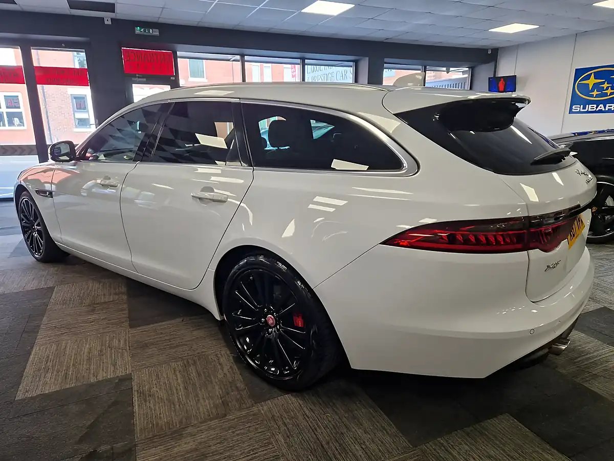 Used 2017 Jaguar Xf Portfolio Sportbrake White - Interior and Exterior details 4