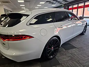 Used 2017 Jaguar Xf Portfolio Sportbrake White - Interior and Exterior details 7