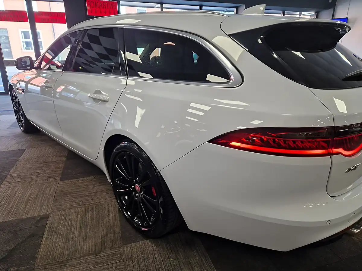 Used 2017 Jaguar Xf Portfolio Sportbrake White - Interior and Exterior details 8