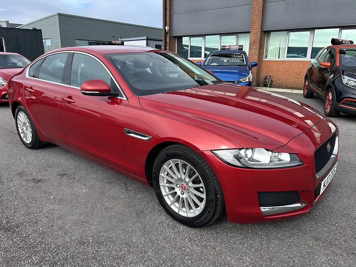 Used 2017 Jaguar Xf Prestige - Front View