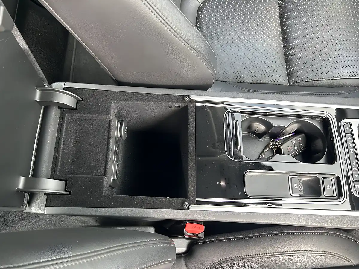 Used 2017 Jaguar Xf Prestige - Interior and Exterior details 12