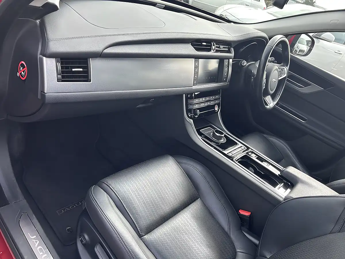 Used 2017 Jaguar Xf Prestige - Interior and Exterior details 19