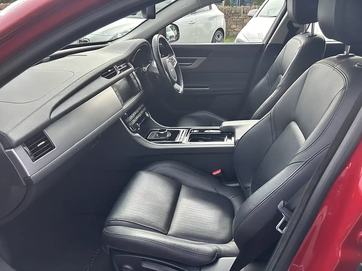 Used 2017 Jaguar Xf Prestige - Interior and Exterior details 7