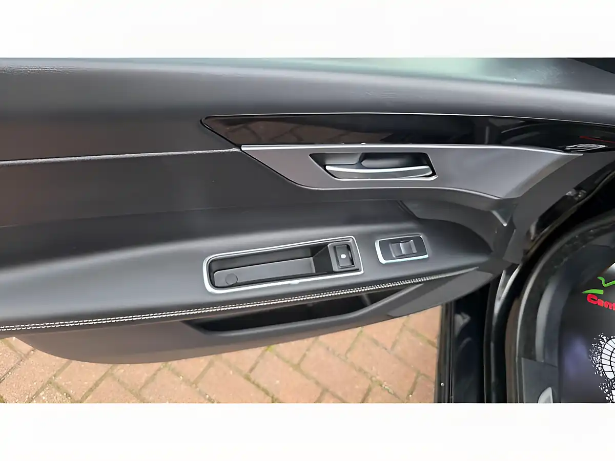 Used 2017 Jaguar Xf R-Sport Black - Interior and Exterior details 17