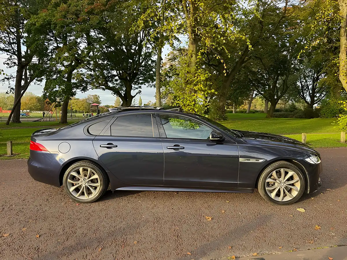 Used 2017 Jaguar Xf R-Sport Blue - Interior and Exterior details 3