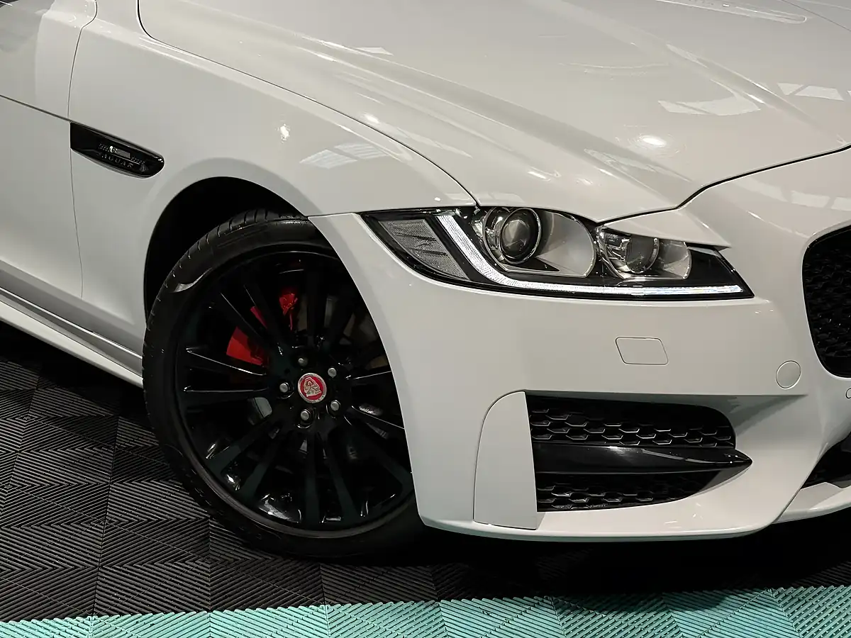 Used 2017 Jaguar Xf R-Sport White - Interior and Exterior details 11