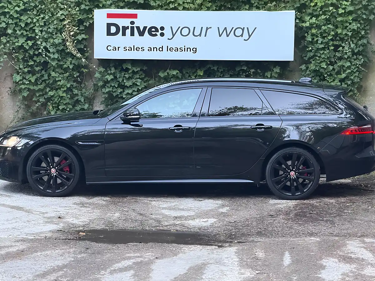 Used 2017 Jaguar Xf S Black - Interior and Exterior details 4