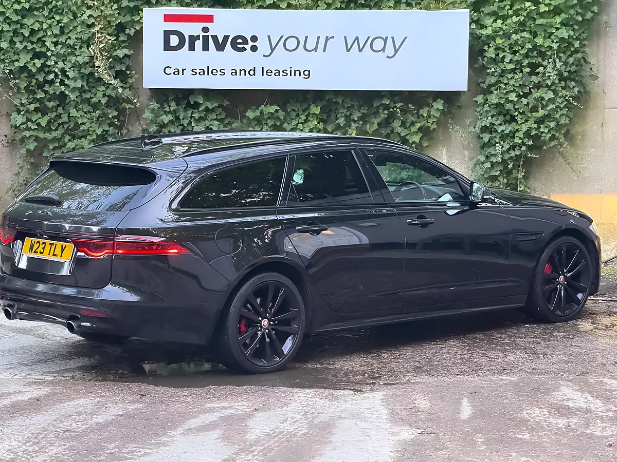 Used 2017 Jaguar Xf S Black - Interior and Exterior details 7