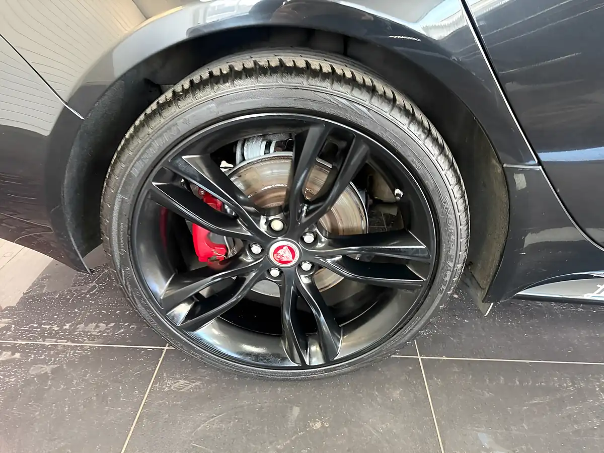 Used 2017 Jaguar Xf S Black - Interior and Exterior details 3