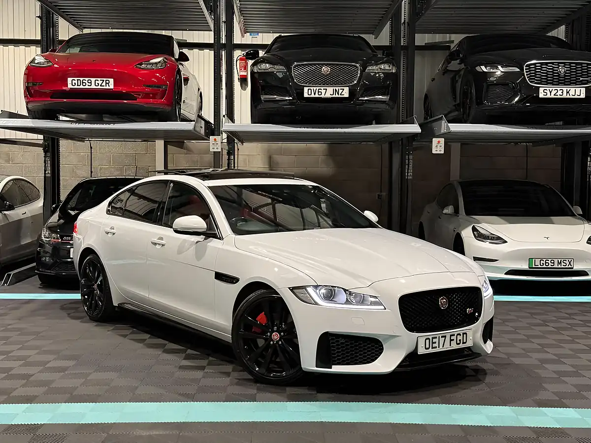 Used 2017 Jaguar Xf S White - Front View