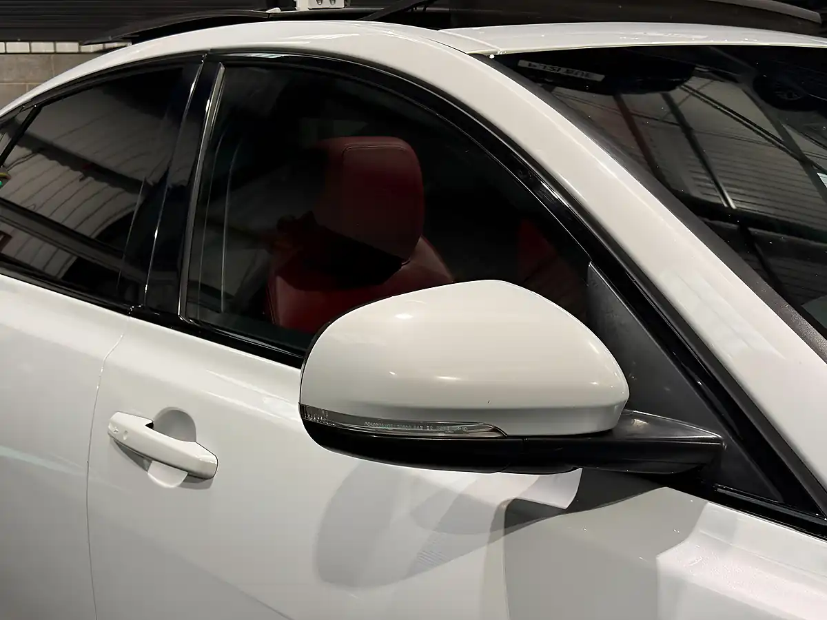 Used 2017 Jaguar Xf S White - Interior and Exterior details 11