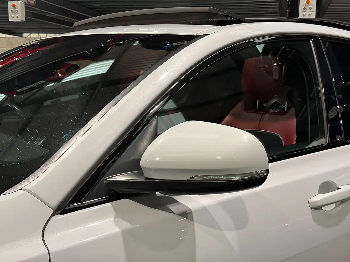 Used 2017 Jaguar Xf S White - Interior and Exterior details 12
