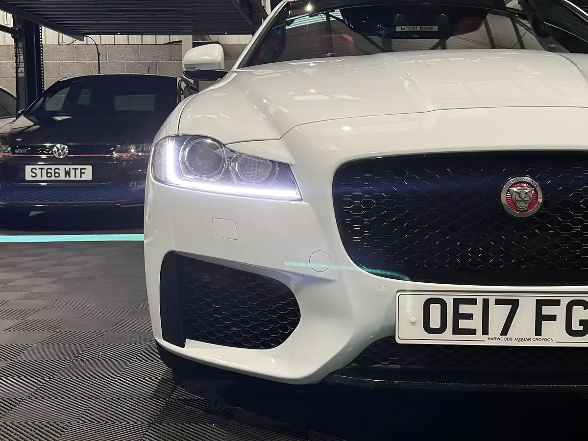 Used 2017 Jaguar Xf S White - Interior and Exterior details 15