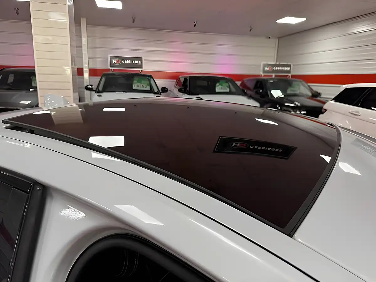 Used 2017 Jaguar Xf S White - Interior and Exterior details 7