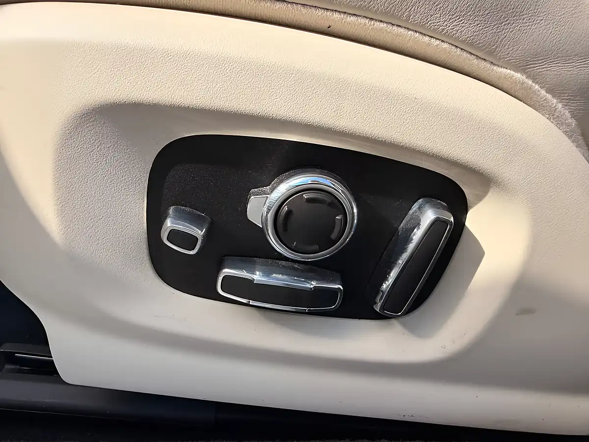 Used 2017 Jaguar Xj Portfolio Italian Racing Red - Interior and Exterior details 20