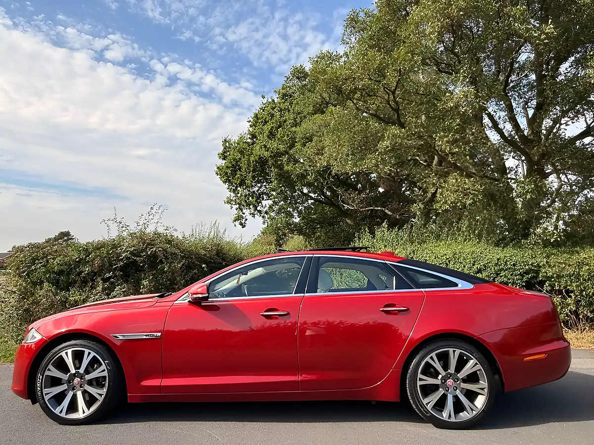 Used 2017 Jaguar Xj Portfolio Italian Racing Red - Interior and Exterior details 4