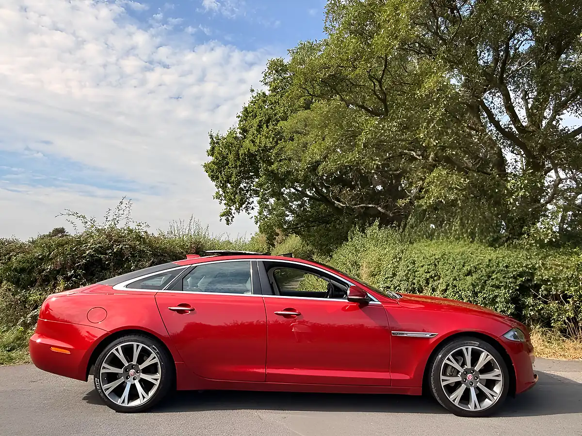 Used 2017 Jaguar Xj Portfolio Italian Racing Red - Interior and Exterior details 5