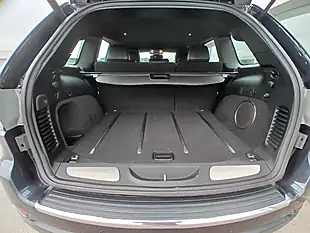 Used 2017 Jeep Grand Cherokee Limited Plus Grey - Interior and Exterior details 12