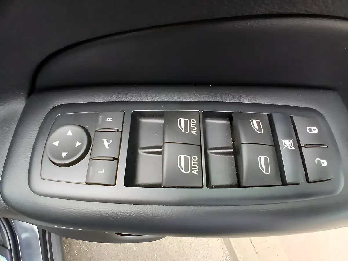 Used 2017 Jeep Grand Cherokee Limited Plus Grey - Interior and Exterior details 14
