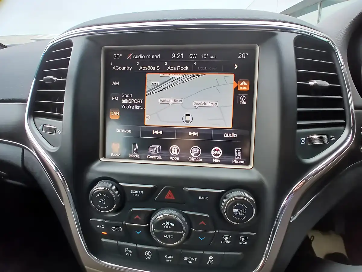 Used 2017 Jeep Grand Cherokee Limited Plus Grey - Interior and Exterior details 18
