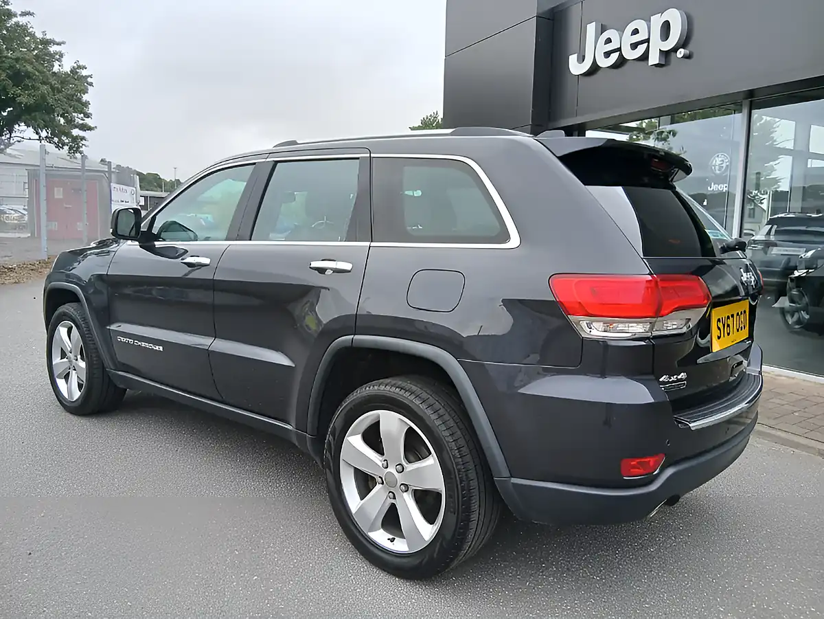 Used 2017 Jeep Grand Cherokee Limited Plus Grey - Interior and Exterior details 3