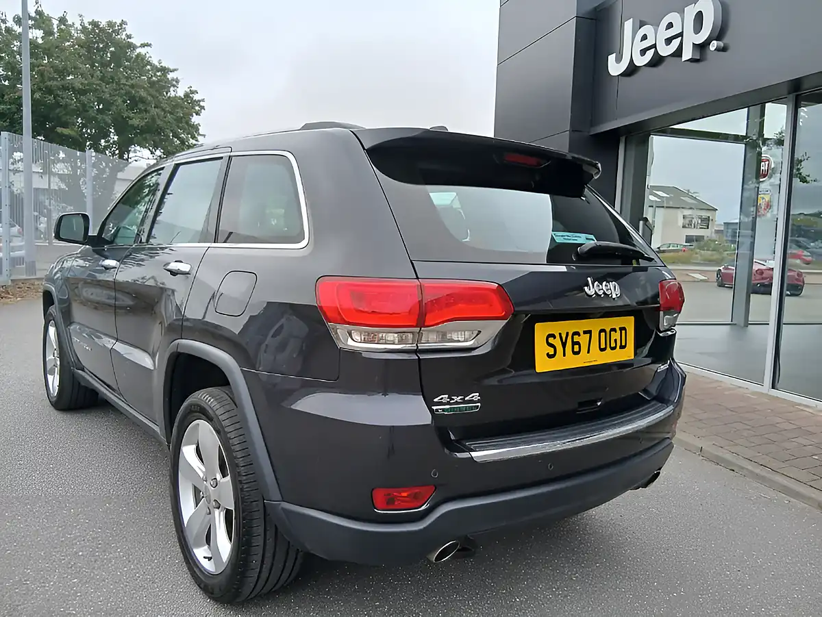 Used 2017 Jeep Grand Cherokee Limited Plus Grey - Interior and Exterior details 6