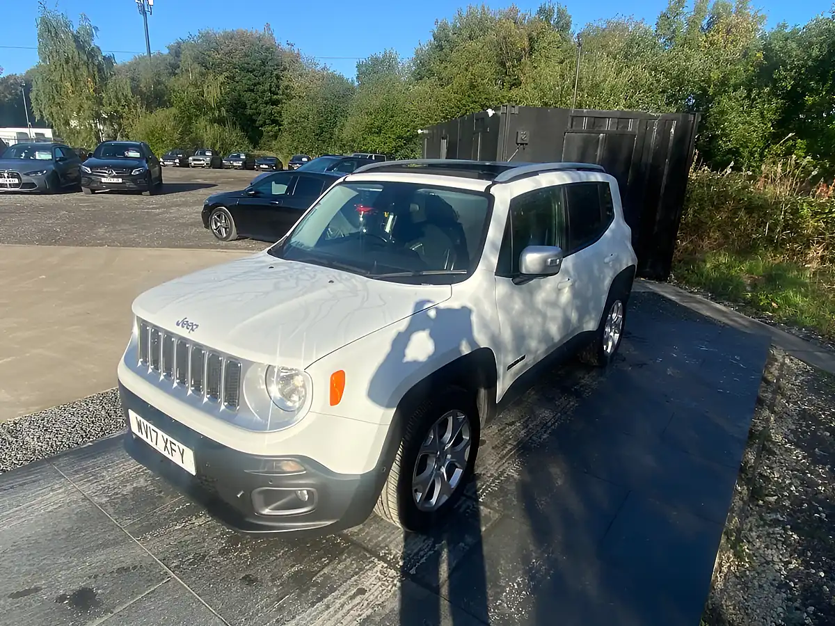 Used 2017 Jeep Renegade Limited White - Interior and Exterior details 18
