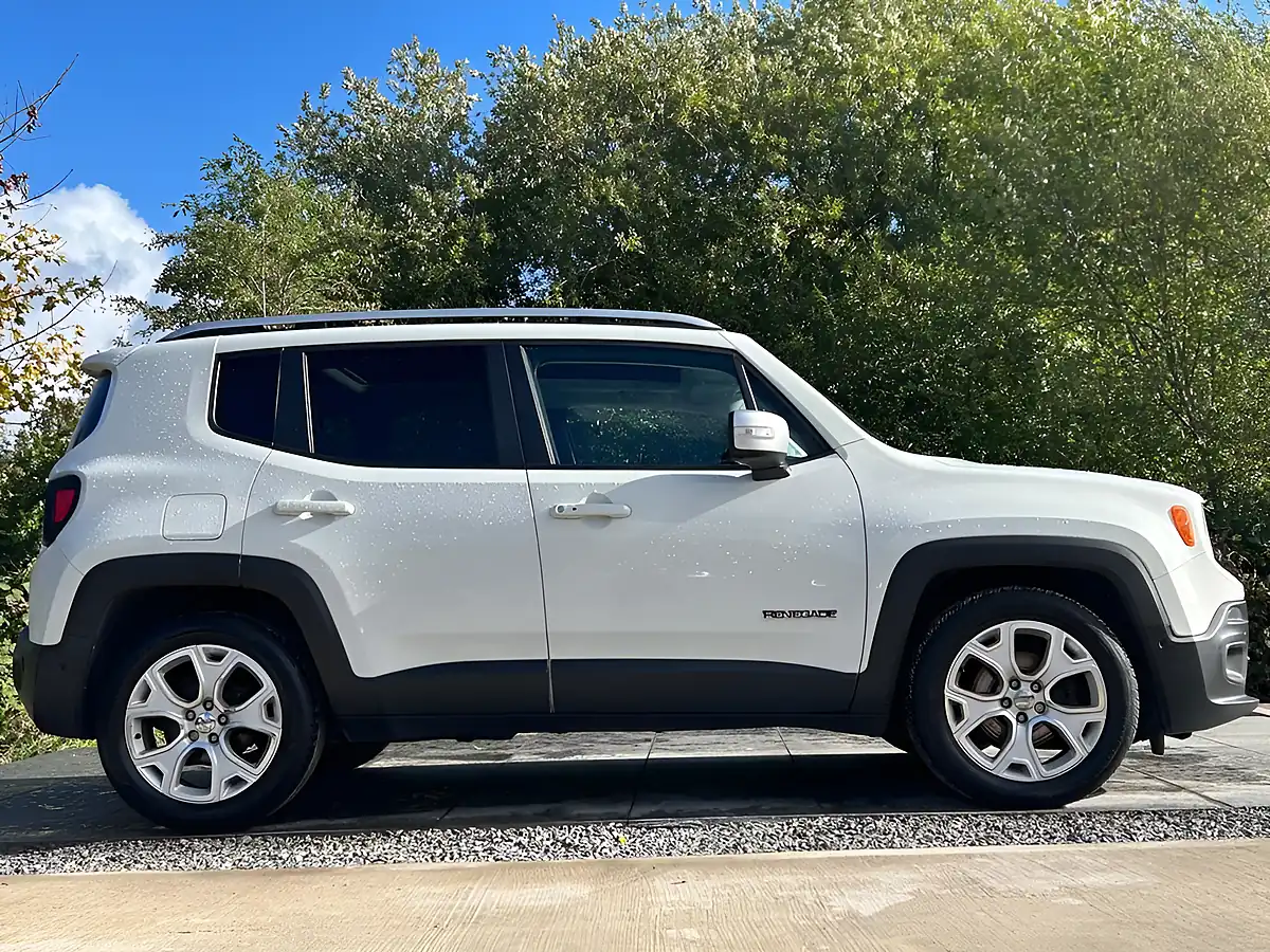 Used 2017 Jeep Renegade Limited White - Interior and Exterior details 3