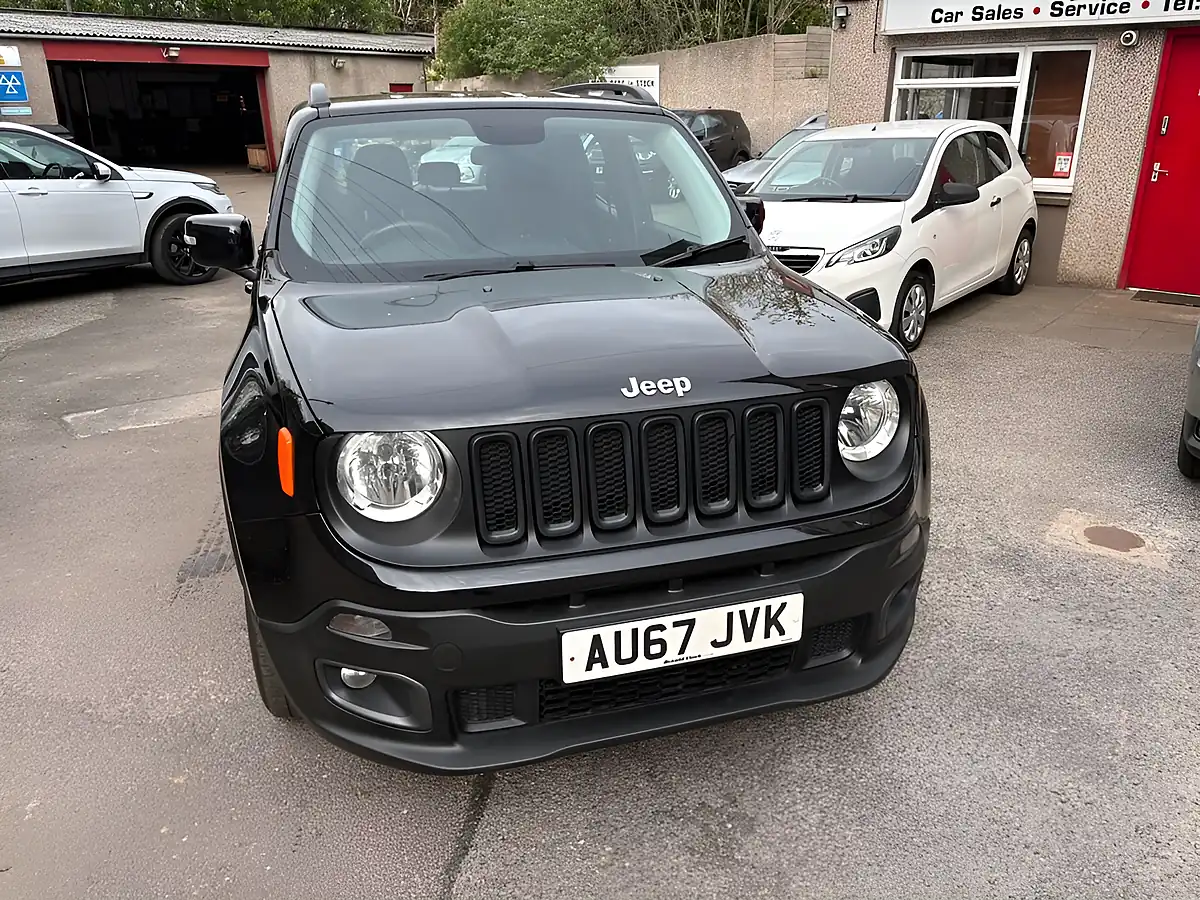 Used 2017 Jeep Renegade Longitude Black - Interior and Exterior details 10