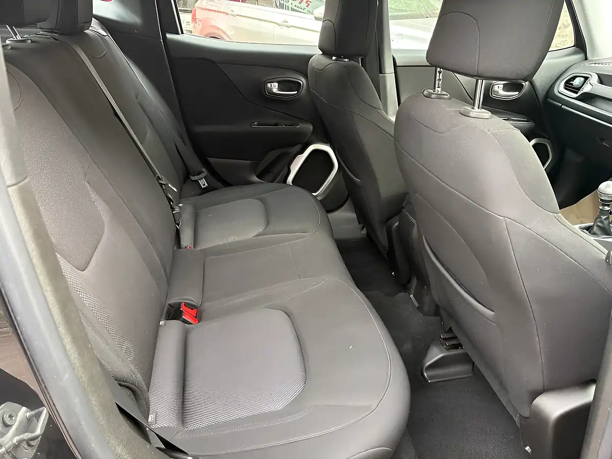 Used 2017 Jeep Renegade Longitude Black - Interior and Exterior details 17