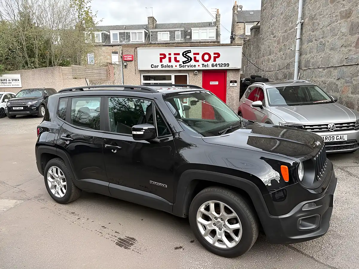 Used 2017 Jeep Renegade Longitude Black - Interior and Exterior details 2
